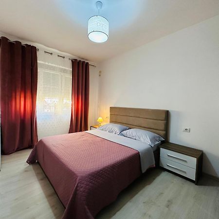 Grace'S Centre Apartment Shkodër Exteriör bild