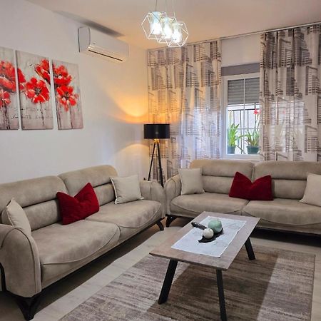 Grace'S Centre Apartment Shkodër Exteriör bild